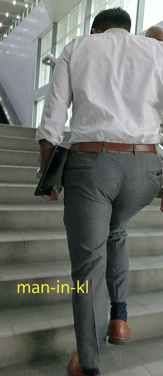 kenwuken21's tweet photo. Matured married exec is always the sexiest one. Look at his big butt bouncing left to right when going up the stairs. I just want to grab his waist and right now

➡️More photos and Videos ➡️ https://t.co/kUSFdMCA6U #execbutt #maninkl https://t.co/45NWKrFnw2
