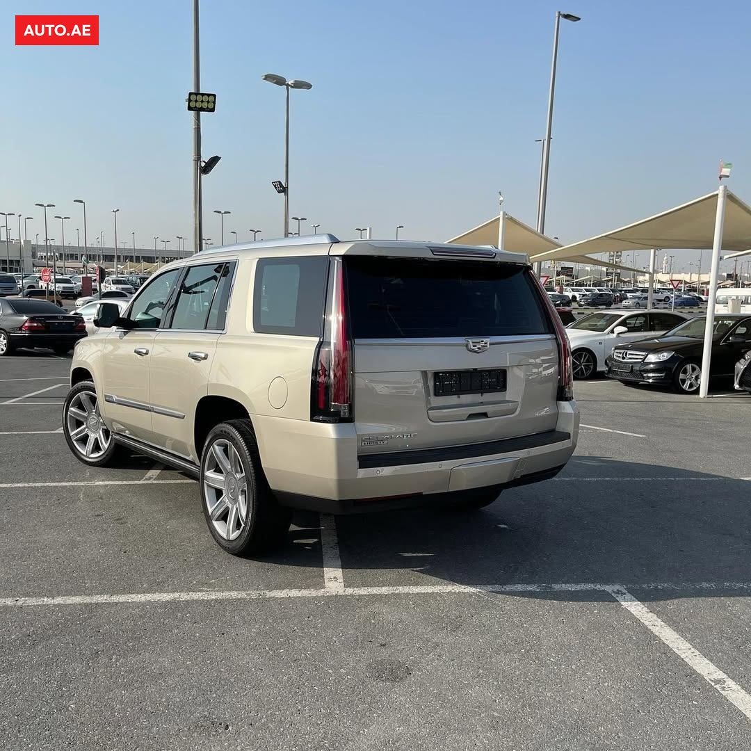 auto_ae_sale's tweet image. Sold: Cadillac Escalade IV 2015
 426 hp  (6.2 AT)

Price: Price on request
Location: Sharjah

auto.ae/sharjah/sale/c…

#Cadillac  #Escalade  #Sharjah  #BadarUsedCars