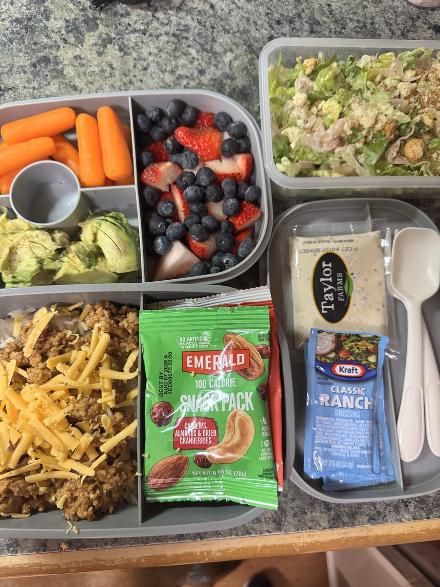 CaylinRetmier's tweet image. Grateful for the meal-prepped lunches that keep me fueled through the school day and the healthy dinners my dad cooks every night. The support behind the scenes makes all the difference. 🥹❤️🙌 #StudentAthlete #FuelTheWork

@bobbypup @vdasoccer @ECNLgirls @ImYouthSoccer