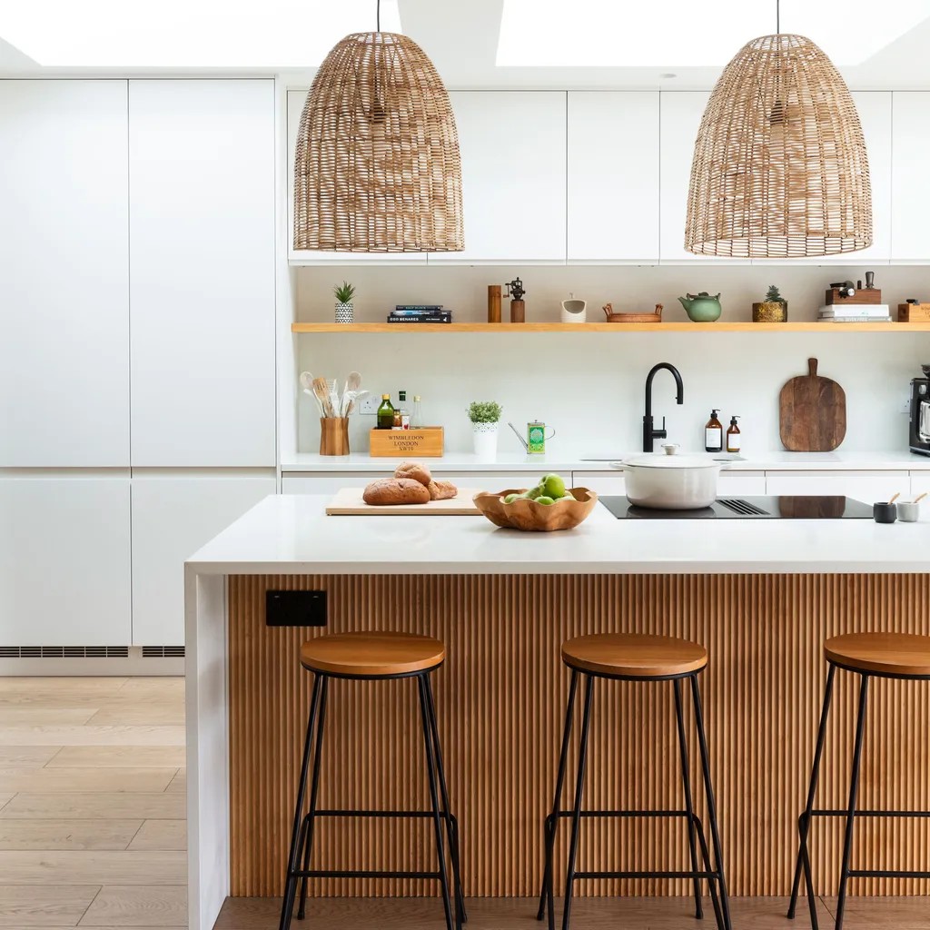 JHicks_HomePro's tweet image. The island is used for texture &amp;amp; visual interest in the kitchen. Fluted panels, reeded timber &amp;amp; other tactile finishes allow the island to stand apart. Best Kitchen &amp;amp; Bath Remodeler#dogoodwork #kitchendesign #hgtv #kitchen #bathroom #homeimprovement #home #remodeling #remodel