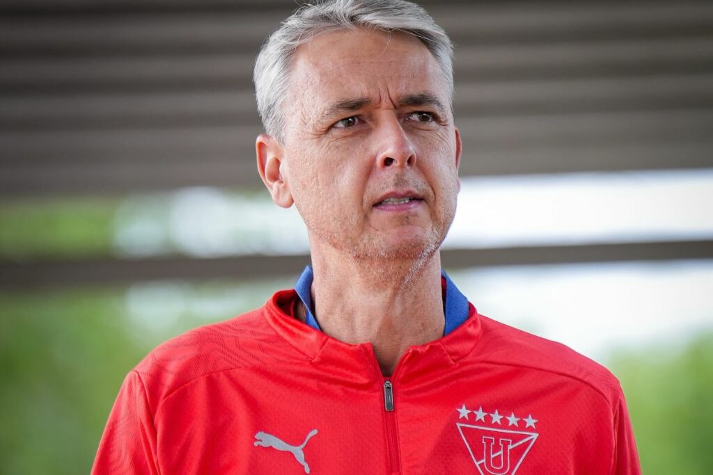 Hay que aprovechar el paron por el mundial, hay que echar a Nunes ahora para traer al nuevo entrenador, se puede perder, pero las formas ya no dan, no se juega a nada