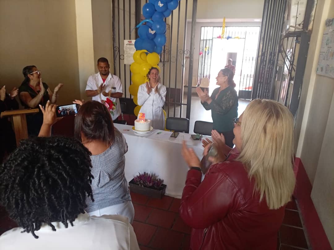 cubacooperaven's tweet photo. ¡23 años de amor y salud en #Mérida! Celebramos el aniversario de #BarrioAdentro en el CDI "Oscar Arnulfo Romero" con la Dra. Idaimy Molina del Sol. 🇨🇺✨

Dos décadas de labor ininterrumpida por el bienestar del pueblo. ¡La Patria se defiende con excelencia! ✊❤️‍🩹

#CubaPorLaVida https://t.co/phzp5AyCjw