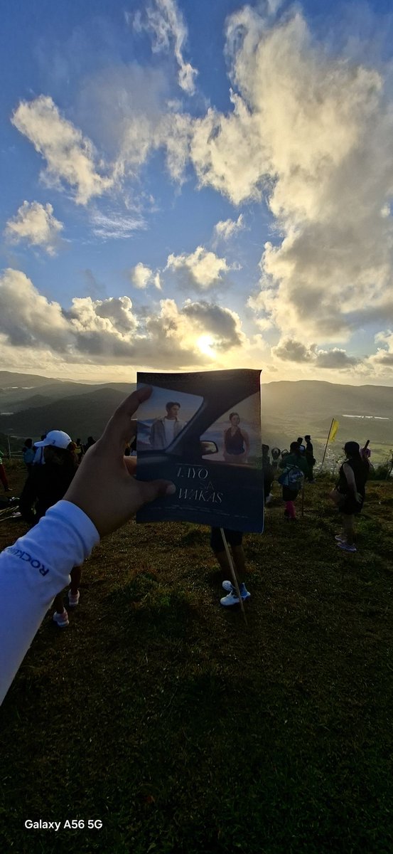 Nasa tuktok na kayo ng MT. LANTAD  Cisco at Cheska!! ❤️😊

#Catanduanes 
#DonBelle 
#DonnyPangilinan 
#BelleMariano