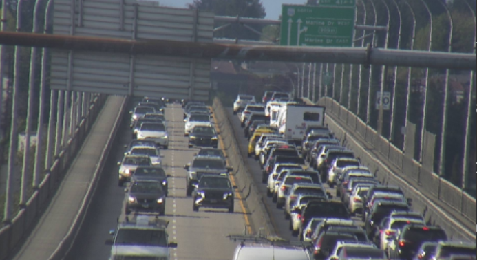 DriveBC's tweet image. ⚠️#BCHwy99 #OakStBridge northbound right lane blocked midspan due to a vehicle incident. Expect delays. #YVR #RichmondBC #Vancouver