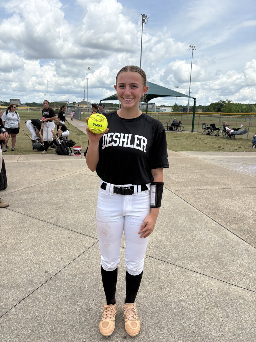 mbarnette2029's tweet photo. Haven’t posted in awhile . I hit a two run 💣 in our last tournament of the season. We went 3-0 today, and we were the silver bracket champions. Next week starts the area tournament!! 
@KyleParmley @NWSCC_SB @UNASoftball @coachangelbrown @UAB_SB @deshlersb @ProspexSoftball https://t.co/AfSwIEtqaf