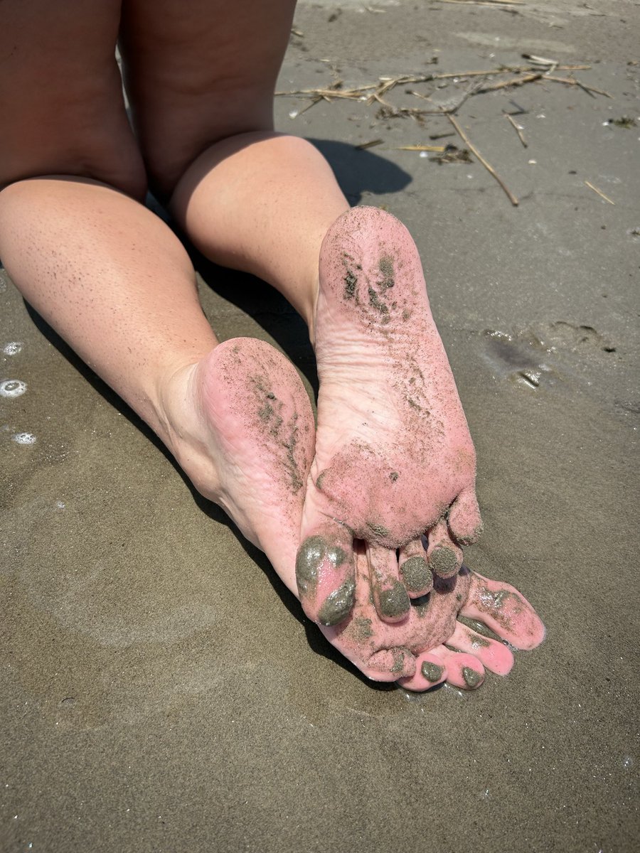 Sashasinxo's tweet photo. #footfetish #feet #whitetoes #tanlines #toesucking #soles #pedicure #offeet #longtoes #footjob #skinnytoes #bigfeet #amazonfeet #size12feet #Masturbation #flexible #footslut #footqueen #footgodess #amateurfeet #wrinkledsoles #footslave  #oilysoles #oily 

https://t.co/Qj4Q029S3c https://t.co/j4GX0eUsap