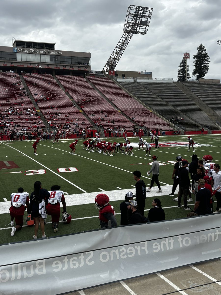 Blayne_Lowry5's tweet photo. Had a great time at the Fresno State spring game! Thank you @Coach_JDavis  @CoachKHensley @FBEli_  and @FresnoStateFB for the invite really enjoyed the energy and atmosphere https://t.co/i5mYDOlOlJ