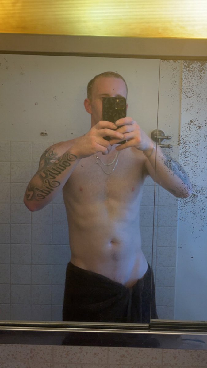 Linger47's tweet photo. Wanna see under the towel? https://t.co/QN0DepYp4c