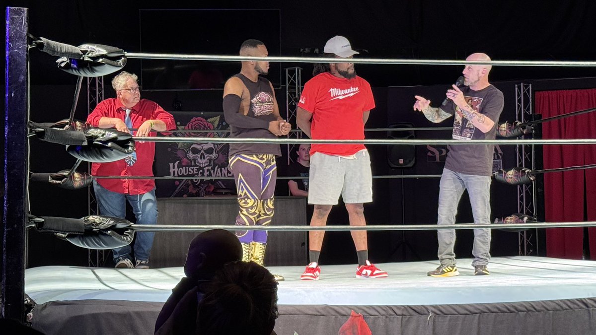 bamageeks's tweet photo. We’re in Gadsden for some Saturday night fun with Spartan Pro Wrestling and friend of the podcast, Joe Crowe! https://t.co/p3wpGbTw37