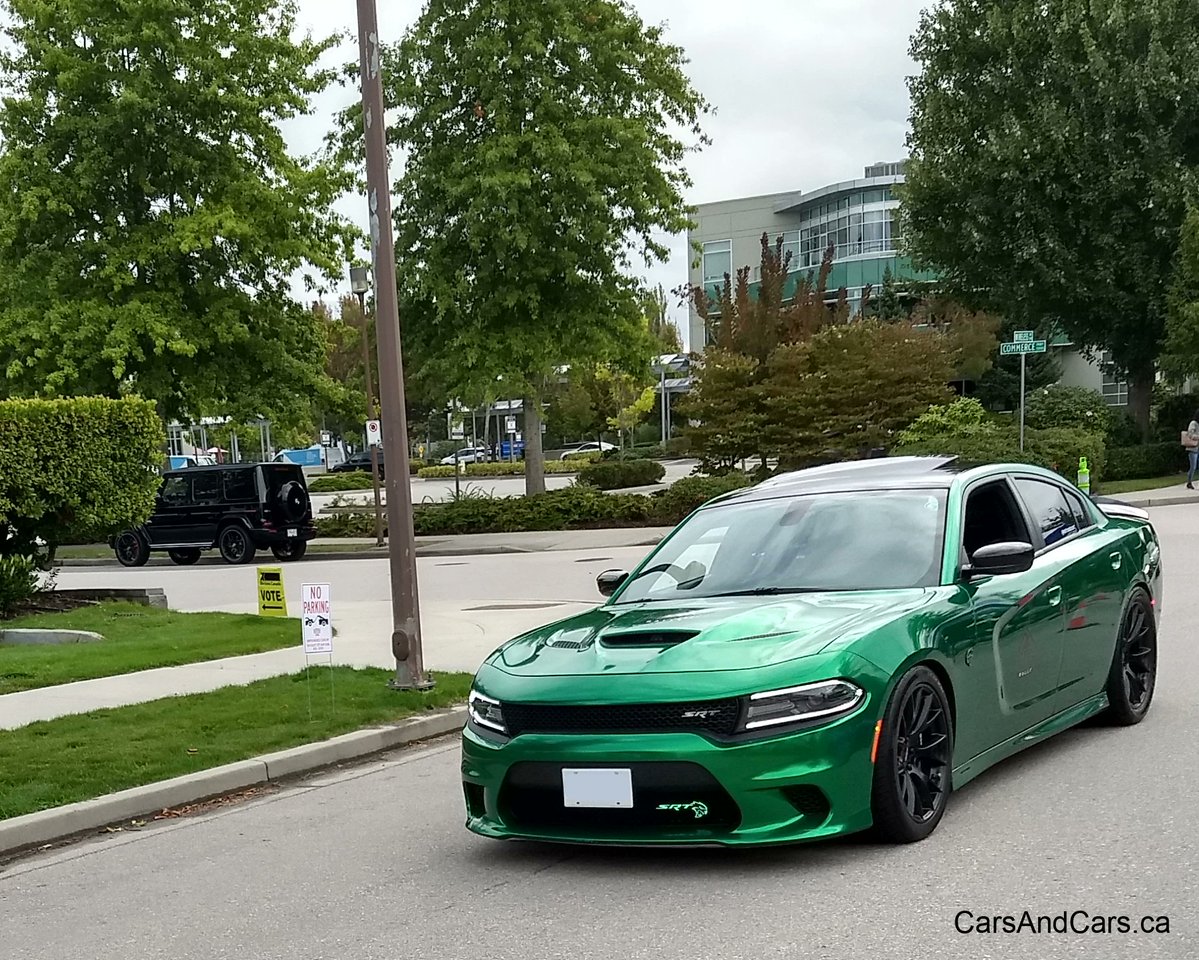 carsandcars_ca's tweet image. Dodge Charger Hellcat SRT

 #Dodge #American 
 dodge.carsblitz.com