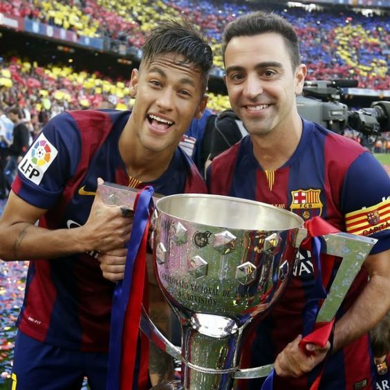 🎙️ Xavi: "Eu não vi um jogador mais próximo do Messi do que o Neymar de 21 anos que foi pro Barcelona."