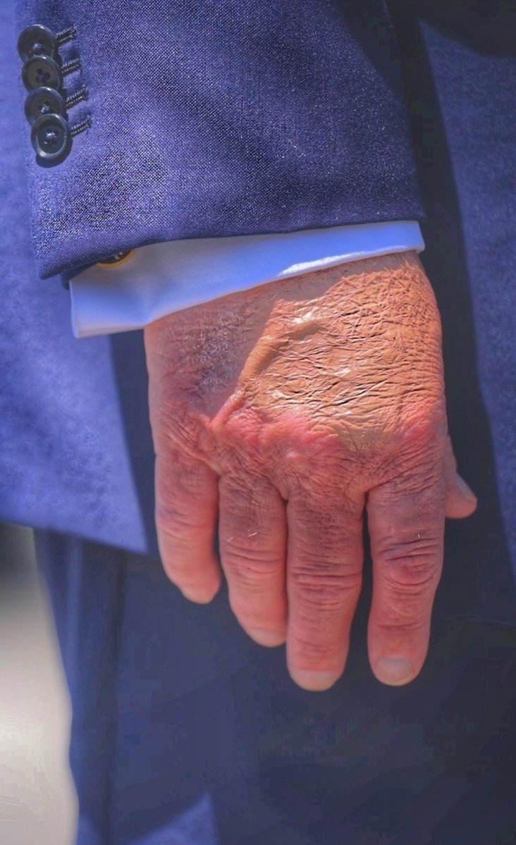 __Terrific__'s tweet image. It’s all gonna be over very soon … 

#TrumpIsNotWell