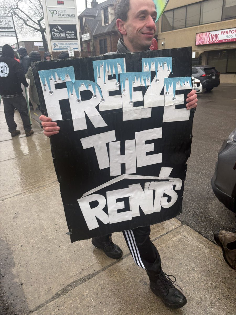 LauraBabcock's tweet image. “FREEZE the rents!” 

It’s fucking cold in Ford’s Ontario for 85,000 homeless people and 3 million who have disabilities and can’t afford rent since Ford remove rent controls 🤬

#FightFordProtest #Onpoli