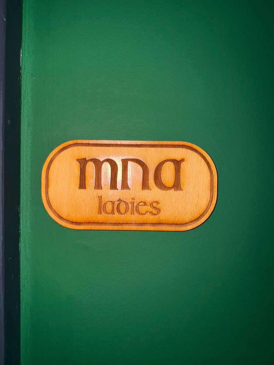 ThisIsIreland3's tweet image. Ladies and gents in Irish
This is what you will see outside Irish toilets 🇮🇪

📸 The Irish Gem 

#Irishlanguage #Irish #Ireland