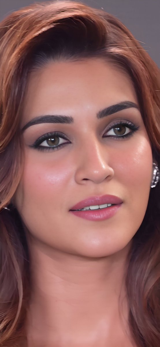 KritiSannon's tweet image. The eyes and expressions. #KritiSanon