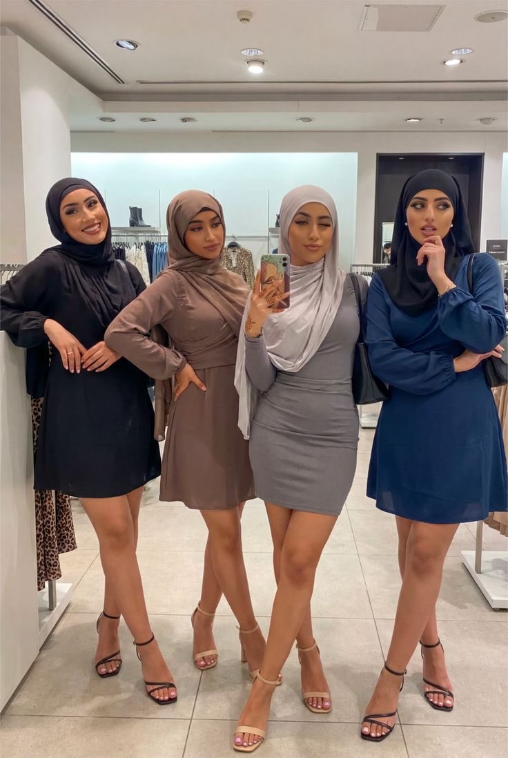 Scarf Daily 🧣 tweet media