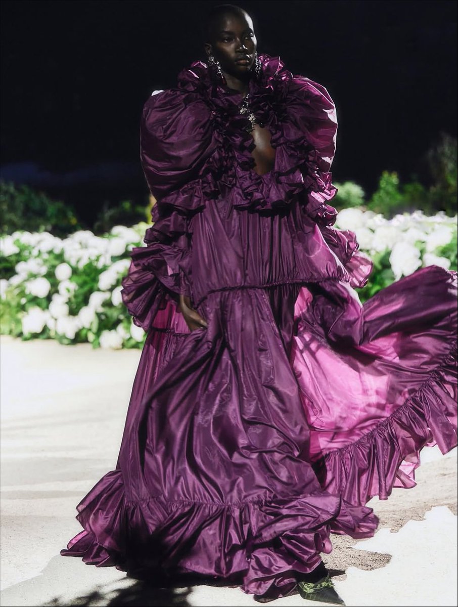 Bey wearing Saint Laurent, oh she’s definitely wearing YSL at the Met, and I can’t wait for her and Connor to take a pic