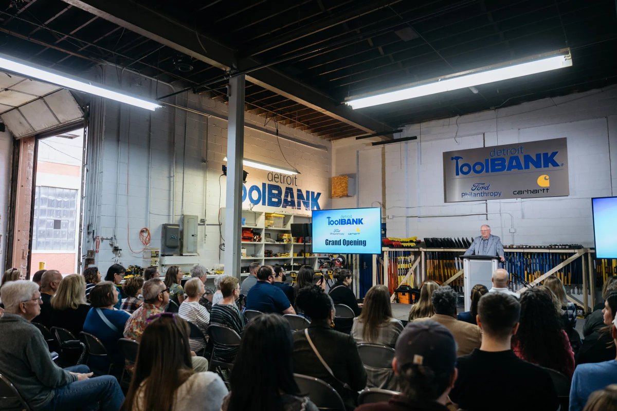 HealeyBrothers's tweet image. Expensive tools are no longer an obstacle for Detroit’s volunteers. 

Thanks to a partnership between #Ford and #Carhartt, the new Detroit ToolBank is officially open! They’re providing tools, funding, and even an #F-150 to help local nonprofits and schools finish projects across