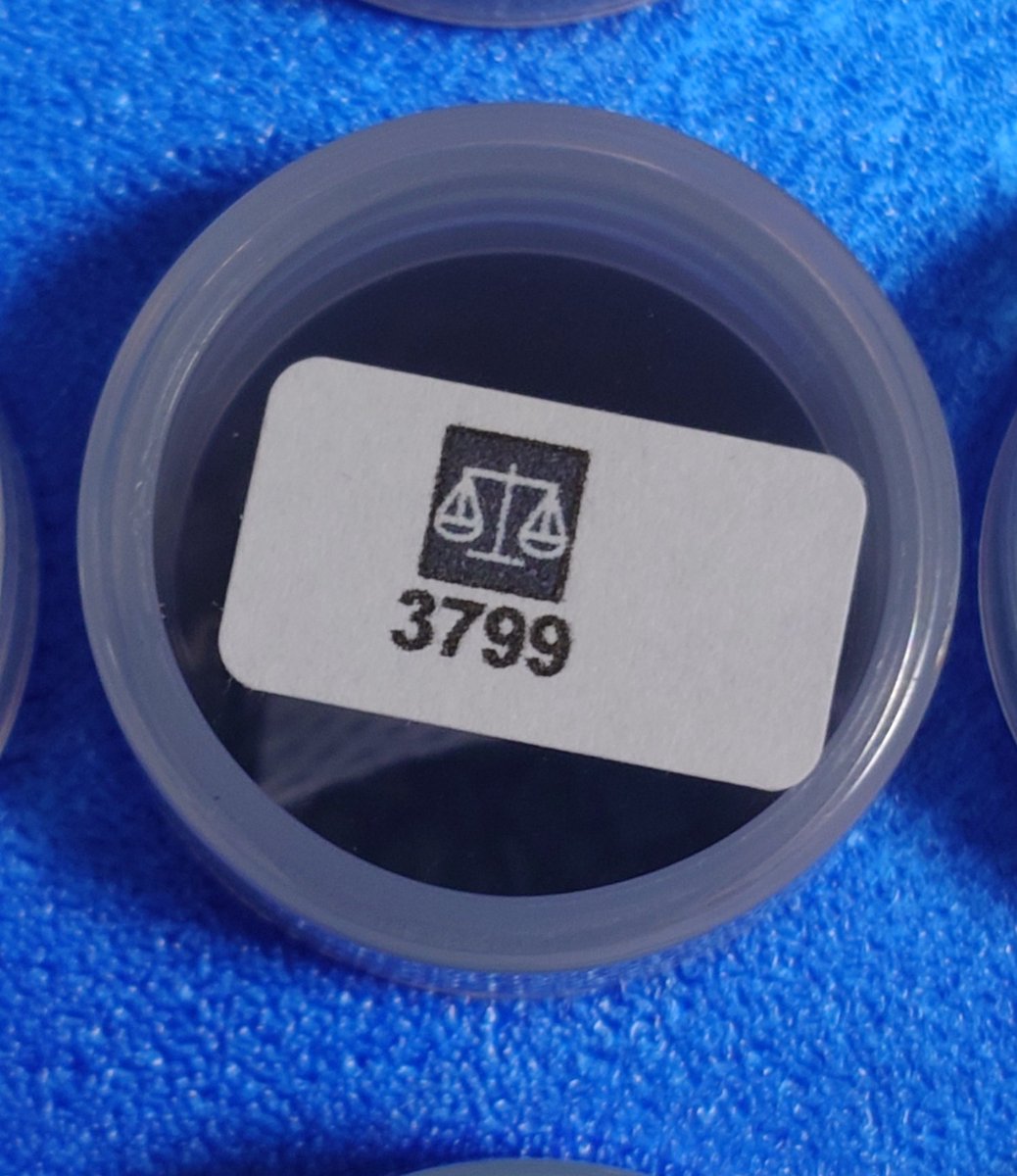 pikapyonn's tweet image. 昨日の夜、DPWを進めて6日目!
次の枠の準備の為にビーズ集めてみたけど、だんだん1枠に使うビーズが増えてきた!
この1枠に写真2枚分使う!
色々使うその中でも、この記号⚖がキャンバスでは見にくい😵
目は良いんだけどな💦

#DPW
#ダイヤモンドアート
#DA