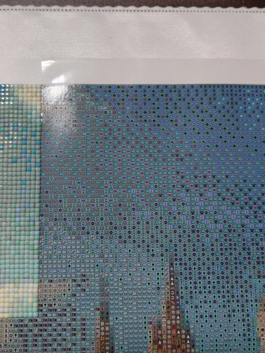 pikapyonn's tweet image. 昨日の夜、DPWを進めて6日目!
次の枠の準備の為にビーズ集めてみたけど、だんだん1枠に使うビーズが増えてきた!
この1枠に写真2枚分使う!
色々使うその中でも、この記号⚖がキャンバスでは見にくい😵
目は良いんだけどな💦

#DPW
#ダイヤモンドアート
#DA