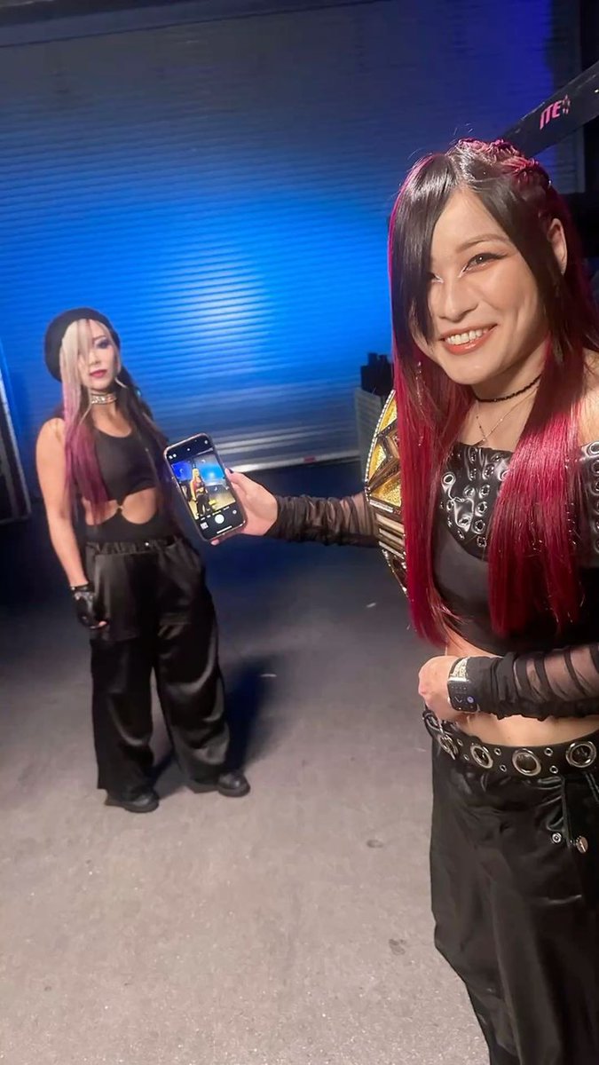 CrispyWrestling tweet media