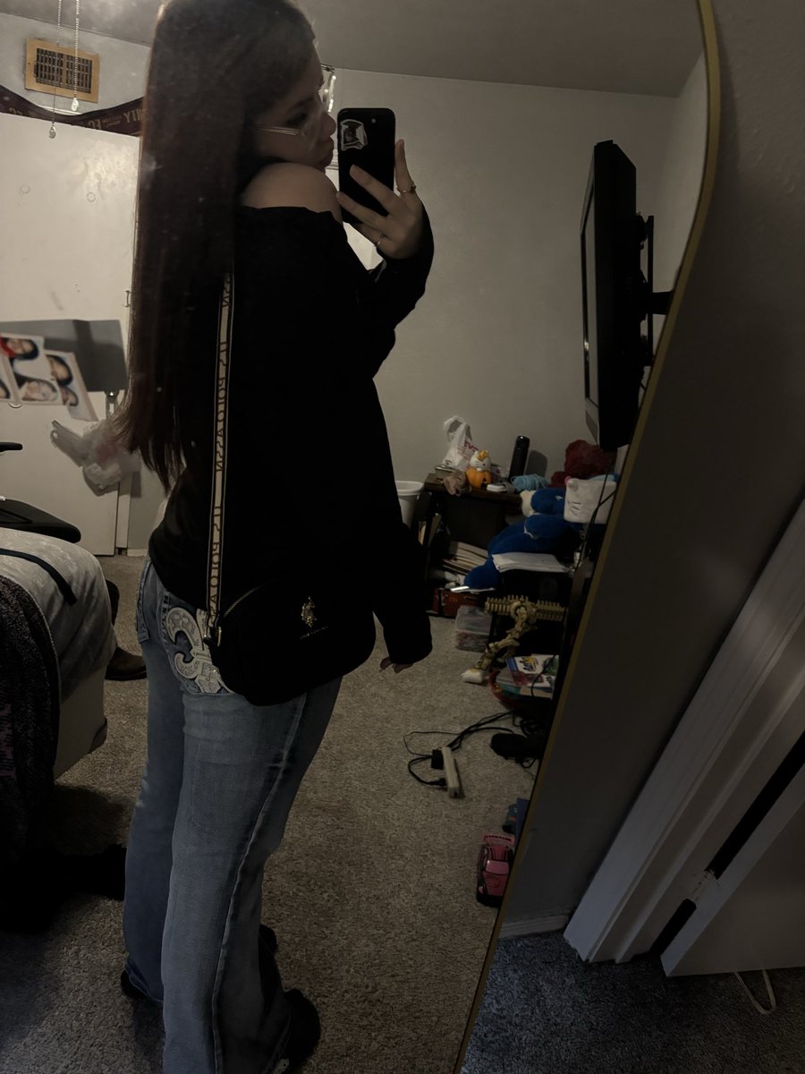 Isabellaexhx's tweet photo. Outfits😼 #latina #thick #dtx #hmu https://t.co/0JuS5kjMlj