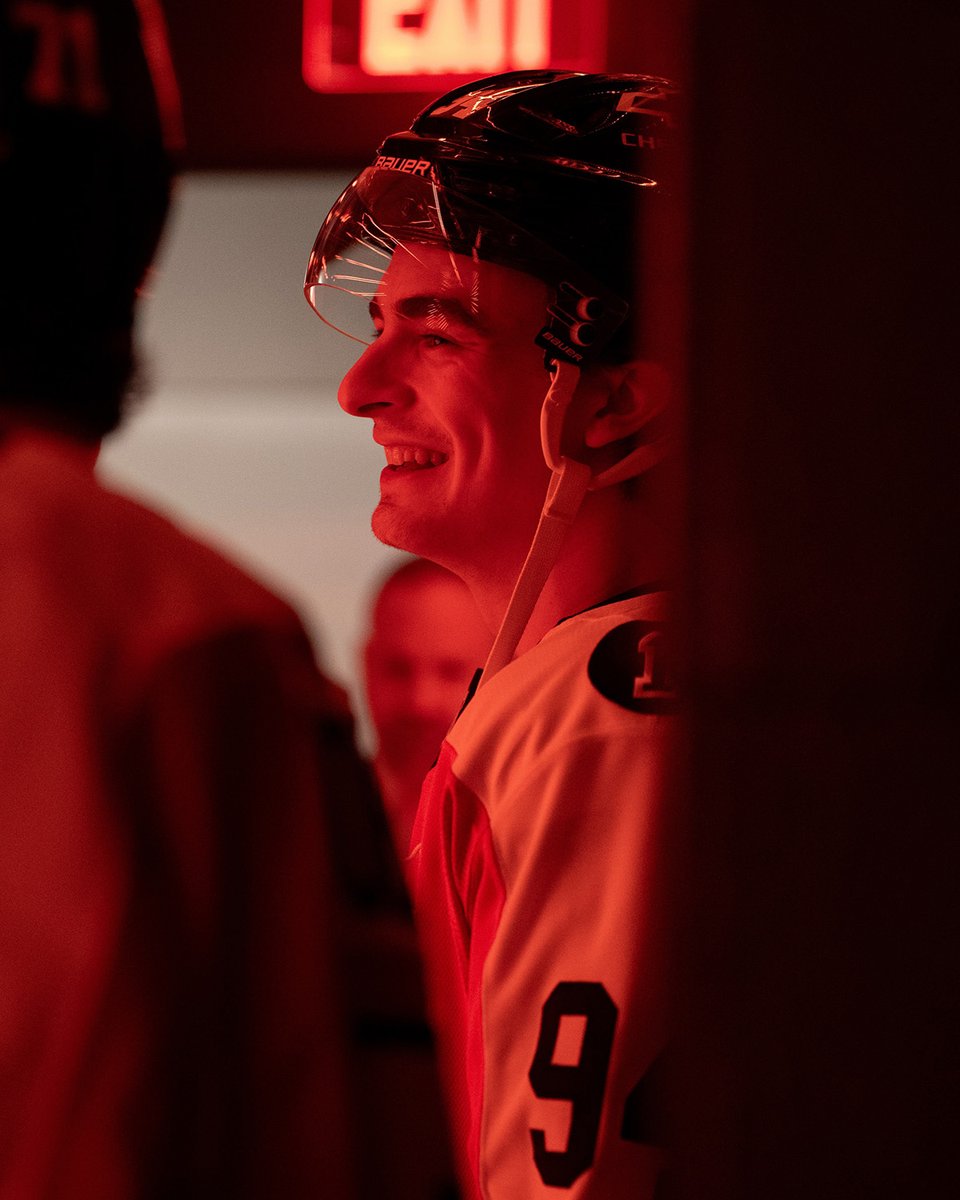 All smiles from Porter Martone! 😁 #StanleyCup

🇺🇸: <a href="/NHL_On_TNT/">NHLonTNT</a> (TBS)
🇨🇦: <a href="/Sportsnet/">Sportsnet</a> &amp; <a href="/TVASports/">TVA Sports</a>