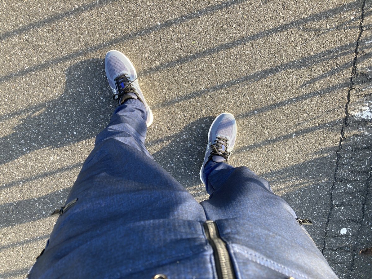 ごろしん tweet media