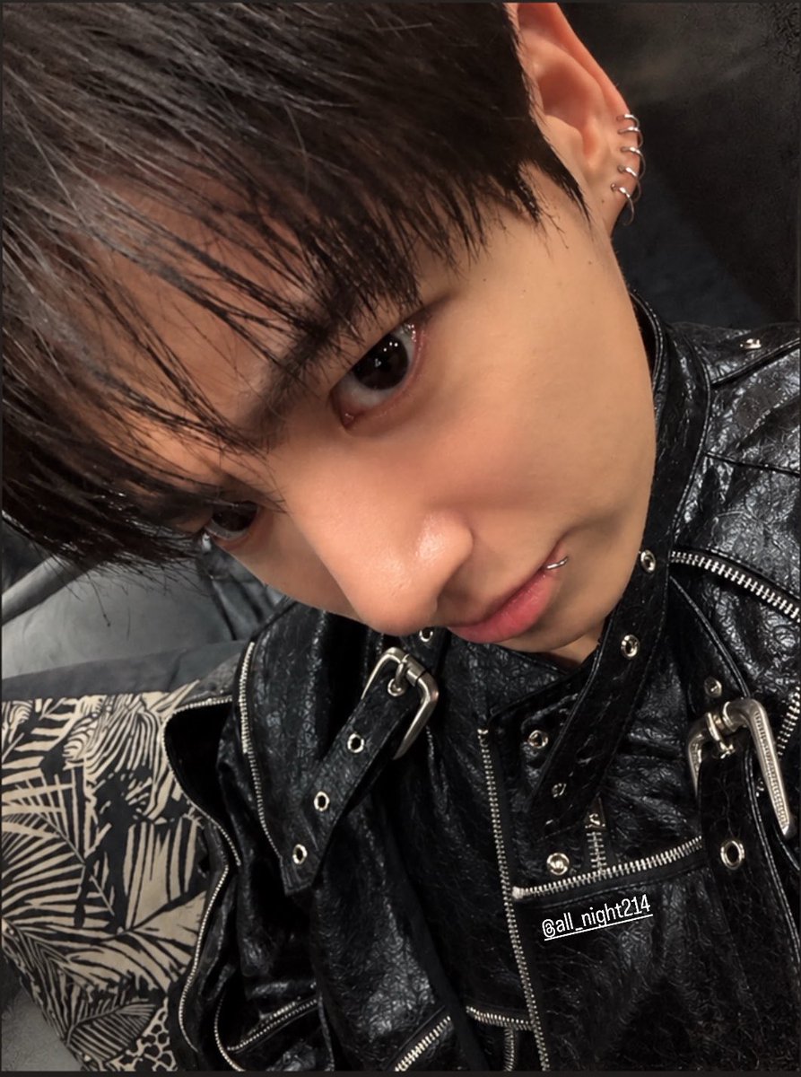 lemonchild_04's tweet photo. Historia en IG de Jungkook
Aquí la foto en HD creo JAJDKAKXK https://t.co/jzFVH68BVK
