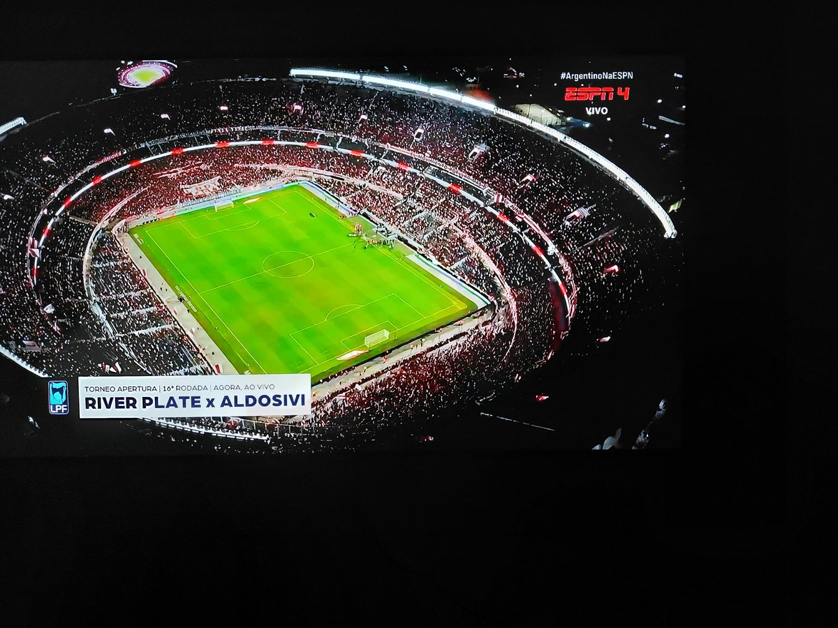 Esperando para ver a mi amado <a href="/RiverPlate/">River Plate</a>.