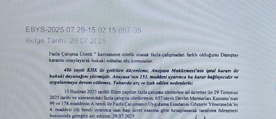 ahmetxaksoz's tweet photo. İçişleri Bakanımız Sayın Mustafa Çiftçi,25 Nisan 2026 tarihli resmi açıklaması kapsamında Polislerin en çok talep ettiği konuların başında gelen fazla çalışma ücretlerine ilişkin Sayın Bakanımız, “Fazla çalışma saatleri konusunda da Maliye Bakanlığımızla görüşmelerimizi tamamladık, 12/36'ya geçmemiz durumunda 2027 yılından itibaren fazla mesai ücretlerinin ödenebileceği konusunda mutabakata vardık. Tabii Strateji Başkanlığının da onayını almamız gerekiyor" ifadelerini kullandı.

✍️ 24.06 2024 tarihli ve 29.07.2025 tarihli haftada 40 saat/ayda 160 saat üstü (240-260 saati bulan) fazla çalışmaların karşılığında fazla çalışma ücreti ödenmesine yönelik dilekçe başvurularım Emniyet Teşkilatı Kanunu'nda yer alan Ek 21.madde gerekçe gösterilerek red edilmişti. Davayı açtığımda ise İlk derece Mahkemesi ve BİM'de red etmişti.

Sayın Bakanımız, Türk Kamuoyuna yapmış olduğu açıklama ile Polise Fazla Çalışma Ücreti Ödenmesinde Maliye Bakanlığı ile mutabakata vardıklarını açıkladı. Yani Polisin fazla çalışma ücreti almadığı resmi açıklama ile de kesinleşti.

Bu durumda benim fazla çalışma ücreti de almadığım  kesinleşmedi mi ? O zaman niye dilekçelerim red edildi, niye davalar red edildi. Benim kaybetmediğim ortaya çıkmadı mı? 

Adil Yargılanma Hakkım İhlal Edilmedi mi?  @AYMBASKANLIGI