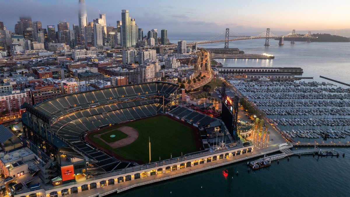 Batweiss ❤️🖤 tweet media