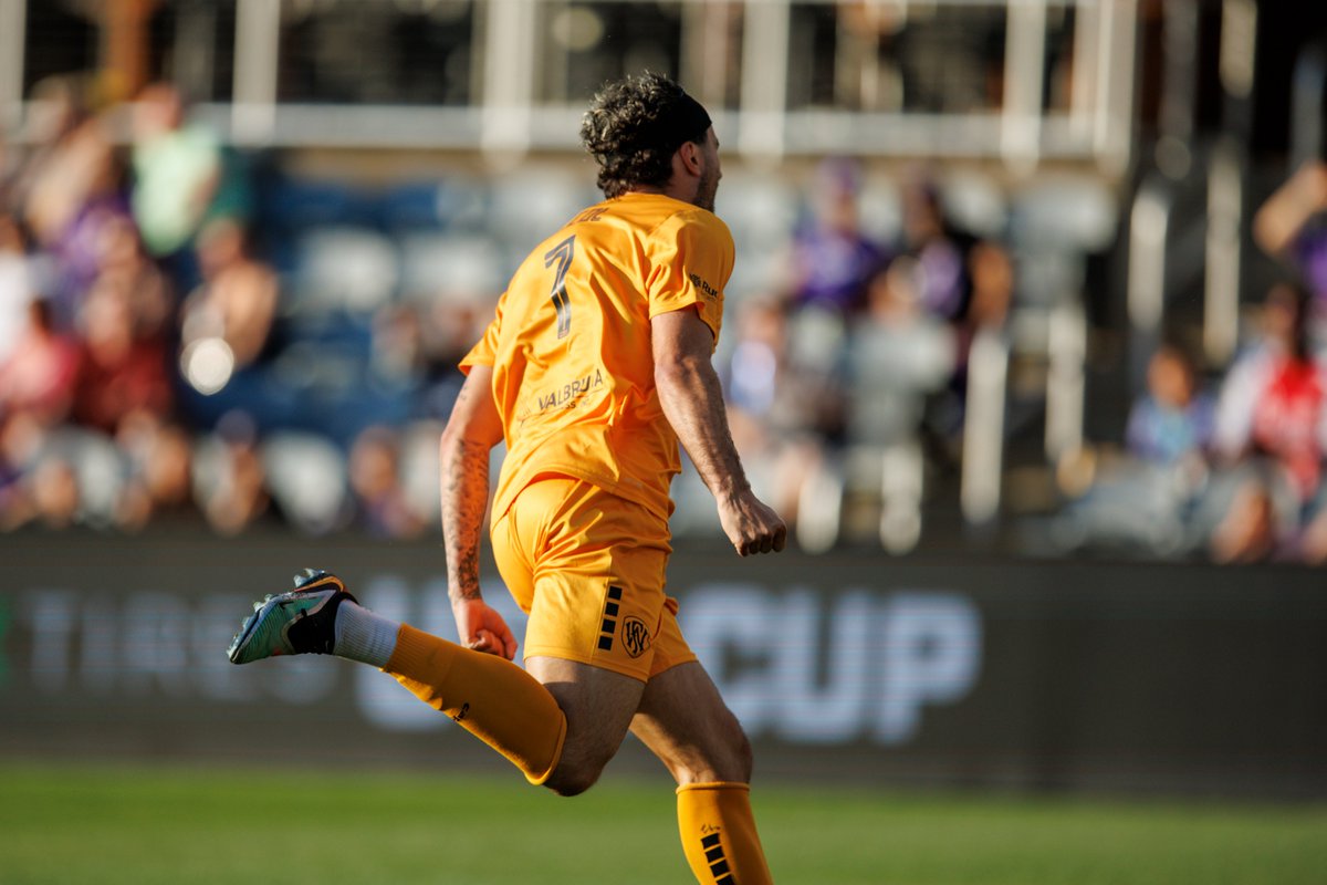 FortWayneFC's tweet photo. We feel your support. Keep it up!
Still tied at 1 in the 57th minute at Louisville City FC. https://t.co/sxJX98o3OV