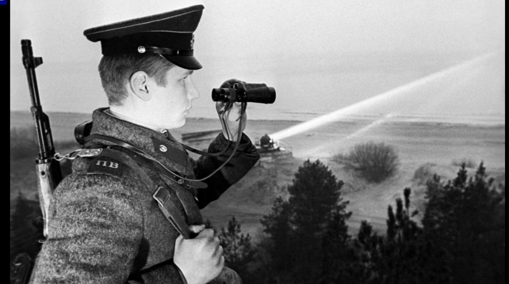 ICEZEBRASTATION's tweet image. Law of the Sea #Arctic #Russia #Geopolitics Why #NATO countries’ attempts to internationalize the Northern Sea Route #Sevmorput are failing ( and will continue to fail ! ) 

tinyurl.com/afx9ur84