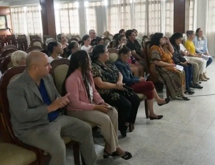 Recibe condición de Vanguardia Nacional el #ParqueCientificoTecnologico de #VillaClaraConTodos por segundo año consecutivo. Muchas felicidades a ese colectivo emprendedor que crece conectando conocimiento economía y sociedad