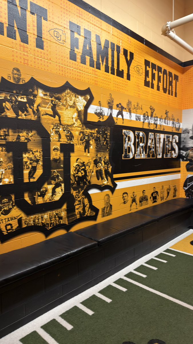 Had a Great time at <a href="/OttawaBravesFB/">Ottawa Braves Football</a> Junior Day! Big thanks to the coaching staff for welcoming me on campus today! <a href="/CoachSCDub/">Spencer Wheeler</a> <a href="/CoachNickDavis/">Nick Davis</a> <a href="/Coach_CEdwards/">Coach Chris Edwards</a>