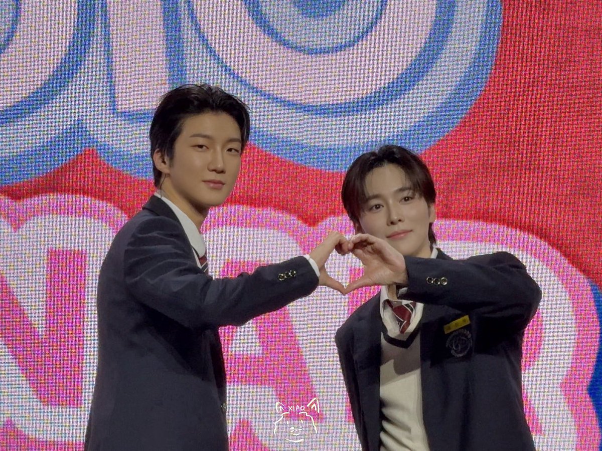 XIAOH_0517's tweet image. 위너 이승훈 김진우 
20260425 상하이 아이돌라디오
교복 오빠들의 하트 발사💘
#위너 #WINNER #이승훈 #HOONY #김진우 #JINU 
@official_hoony_ @official_jinu_