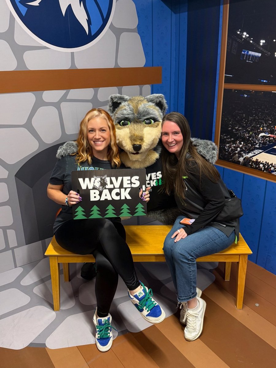 SalSpice's tweet photo. Wolves in 🖐🏻 https://t.co/xsxInBu7lo