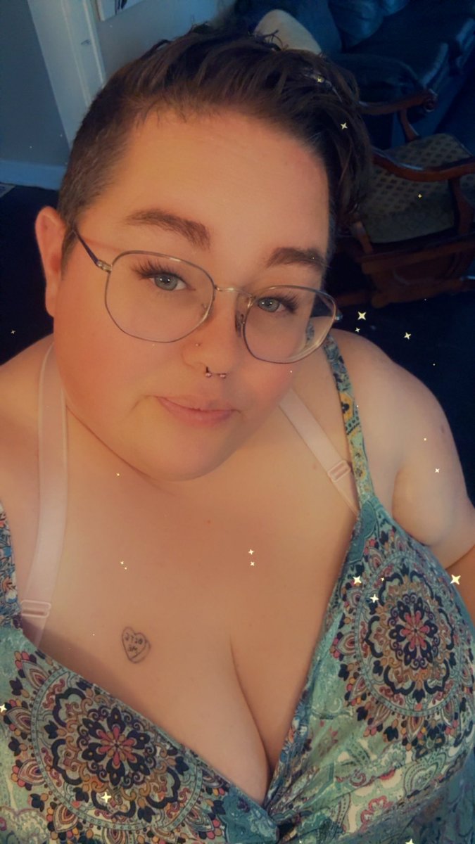 leena 🍑 tweet media