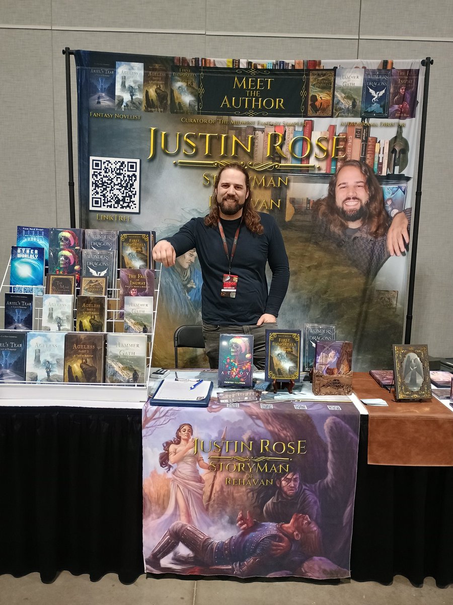 Justin_O_Rose's tweet image. Having an enjoyable day here at #MidwestGamingConvention . Books were sold. Laughs were had. Got to see friends like Brendan Noble, Joe Profit, and others and meet new friends like Nina Voss.
#writinglife