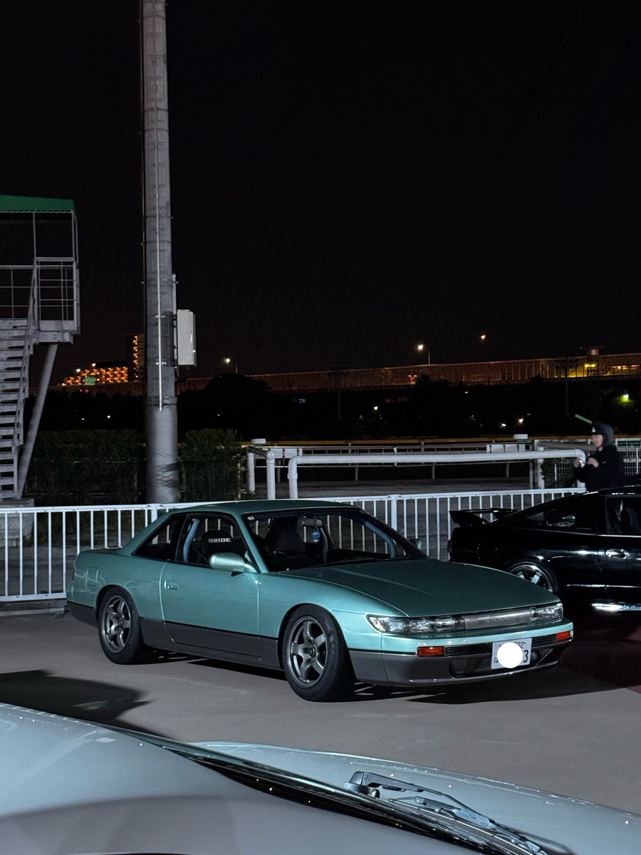 lixry_kps13's tweet image. エスヘリナイトに参加させてもらいました🙇
車のイベント自体初めてだったのですが、ものすごく楽しかったです
あと皆さまの車両がバチイケすぎて、僕の車はまだまだ甘いんだぞ‼️という刺激を貰えました😇精進します😇

#エスヘリナイト2026
#船橋競馬場
#s13