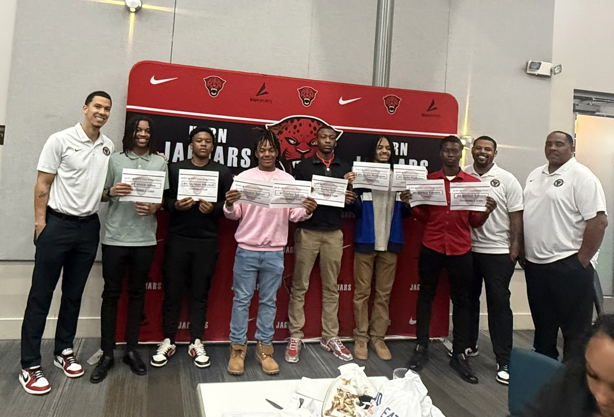 RunninJags's tweet photo. The 25-26 Runnin’ Jags banquet was a success! Thank you @DaveandBusters for allowing us to celebrate a great year in a fun way #DeserveVictory @mesquiteisdATH https://t.co/dn0kYfXeIZ