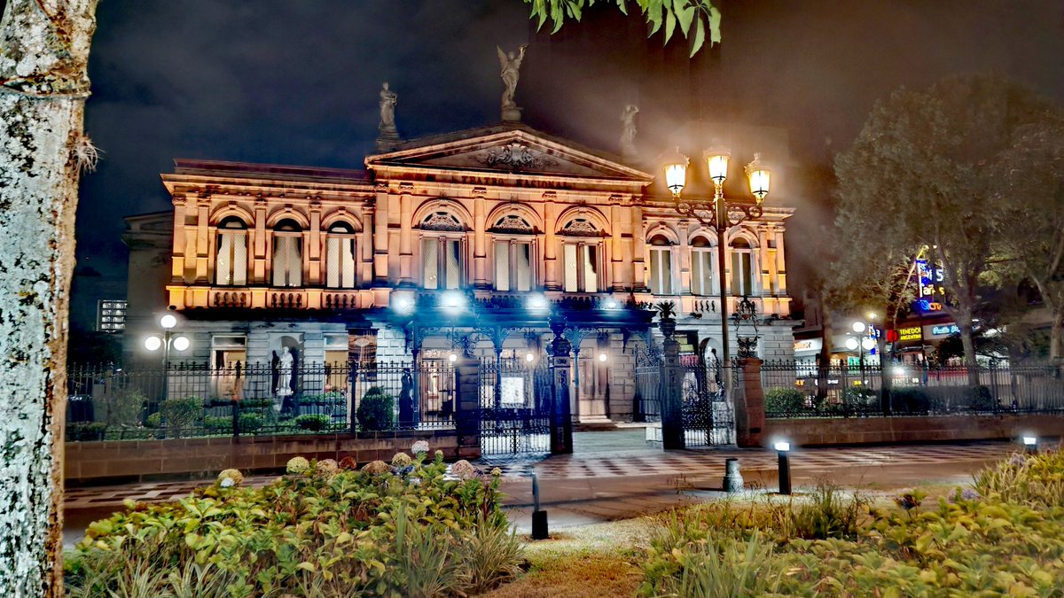 Que guapo es el Teatro Nacional 😍