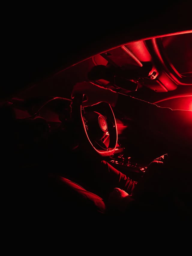 CarFlowJP's tweet image. 【Brabus Could Be Building a 1,000-HP Aston Martin Vanquish Coupe】

・Brabus（ブラバス）が「Bodo（ボード）」のティザー画像を公開
・「Aston Martin Vanquish（アストンマーティン・ヴァンキッシュ）」がベースか
・「77」の数字が何らかの意味をもつか
・2026年5月中旬頃に発表予定

#Brabus