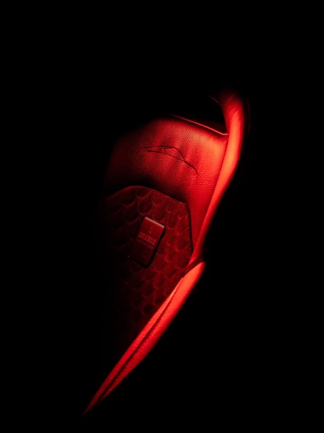 CarFlowJP's tweet image. 【Brabus Could Be Building a 1,000-HP Aston Martin Vanquish Coupe】

・Brabus（ブラバス）が「Bodo（ボード）」のティザー画像を公開
・「Aston Martin Vanquish（アストンマーティン・ヴァンキッシュ）」がベースか
・「77」の数字が何らかの意味をもつか
・2026年5月中旬頃に発表予定

#Brabus