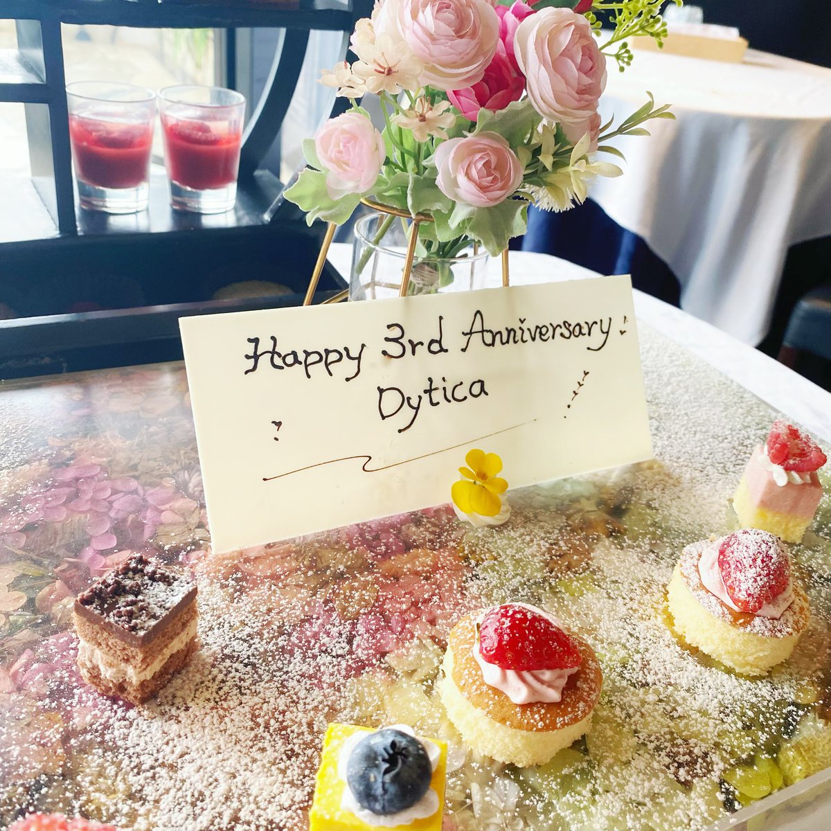 𝓐𝔂 tweet media