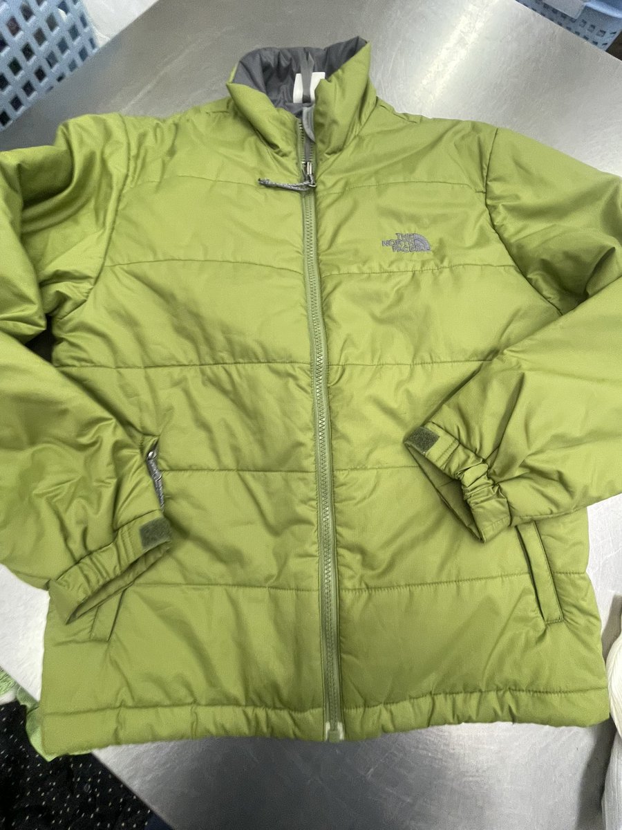 kingfamilyKANTO's tweet image. 【栃木店】
⭐︎オススメ紹介⭐︎

レディース
ノースフェイスアウター
サイズM
￥4240

※当日のみ取り置き可能
問い合わせはこちらまで

0282 88 3777

ご来店お待ちしております🚗³₃

#古着 　#メンズ　#レディース　#キングファミリー　#リサイクルシ