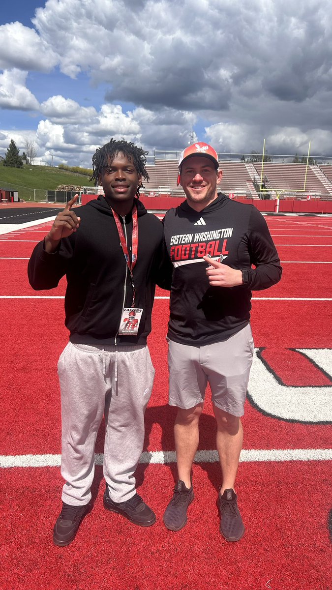 Simply_leek's tweet photo. Had an amazing time this weekend at @EWUFootball A big thanks to the whole coaching staff for showing hospitality, i had a great time learning about the program.
@CoachCBrink @Coach_Hunt24 
@CoachAnderson_M @CoachHutton__ https://t.co/4lAuJdftF0