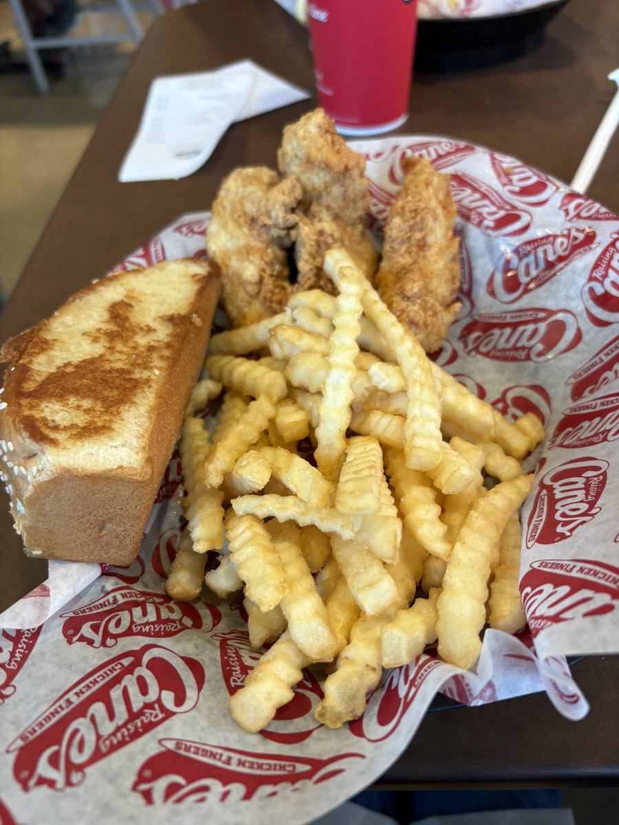 natsume’s slit wrists 🔑🐍 tweet media