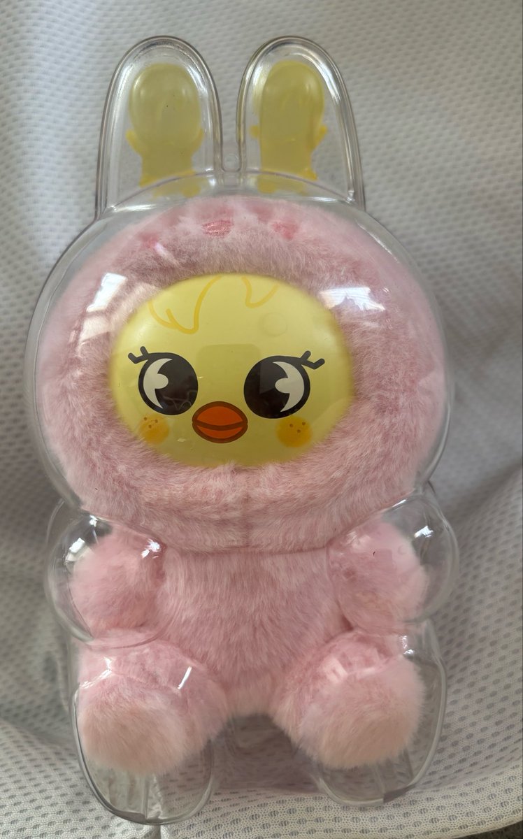 ポガガをラブブケースに入れたんだけど
耳がないから寂しくて…
それではグミ🐥を耳がわりに♡